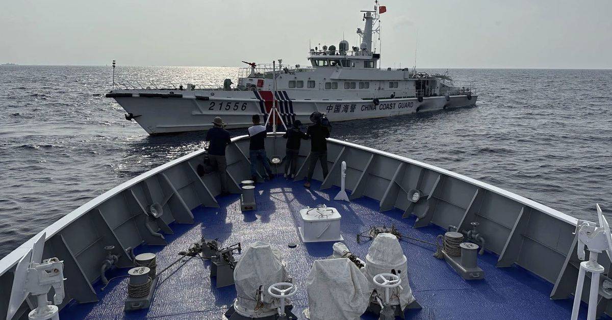 تصادم بين سفينتين عسكريتين فلبينية وصينية ببحر جنوب الصين