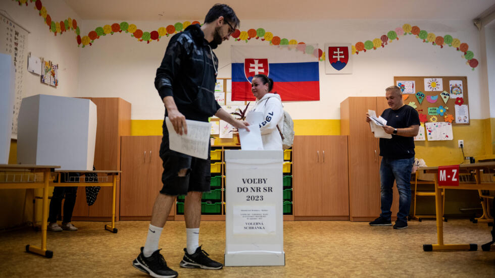 سلوفاكيا.. الحزب المعارض لمساعدة كييف يفوز بالانتخابات