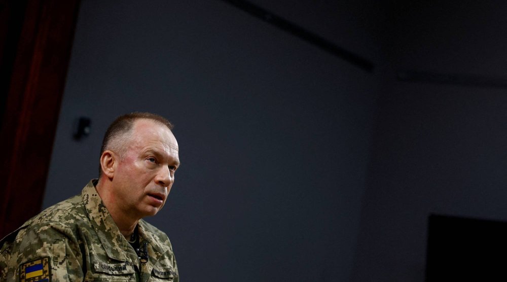قائد الجيش الأوكراني يحذر من صعوبة الموقف في منطقة خاركيف
