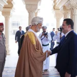 رئيس الوزراء يعود إلى بغداد بعد اختتام زيارته الرسمية إلى سلطنة عمان