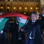 فوز ماغيار الساحق يطوي 16 عاماً من حكم أوربان في المجر