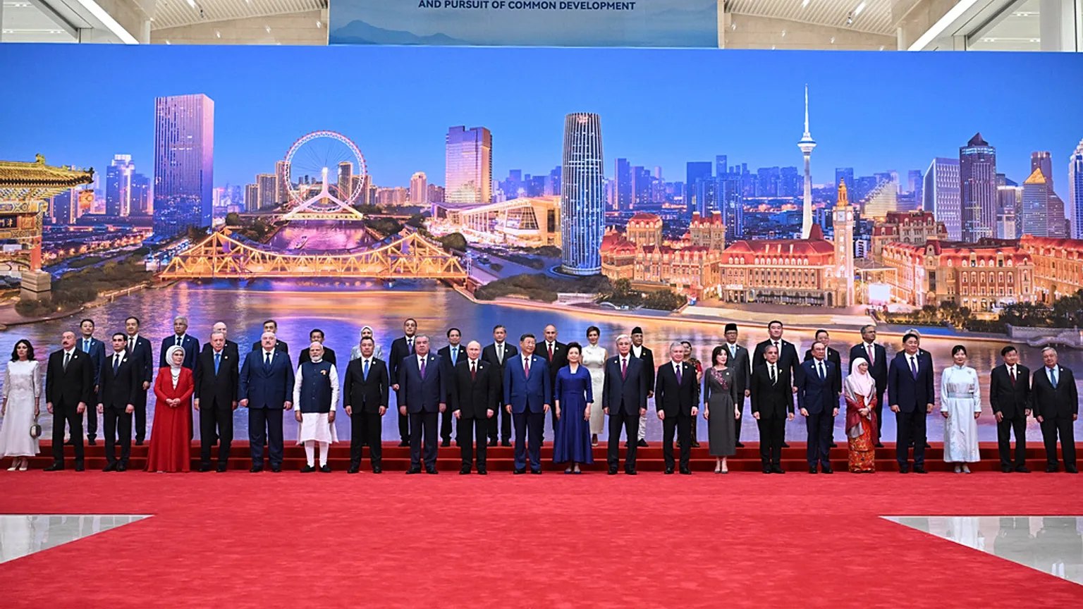 الرئيس الصيني يحضر قمة منظمة شنغهاي للتعاون ويزور قيرغيزستان ومصر